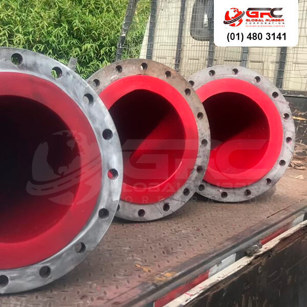 Tenemos gran variedad de planchas antidesgaste, pueden ser lisas o dentadas; están fabricadas con caucho de alta resistencia al corte, impacto y abrasión.